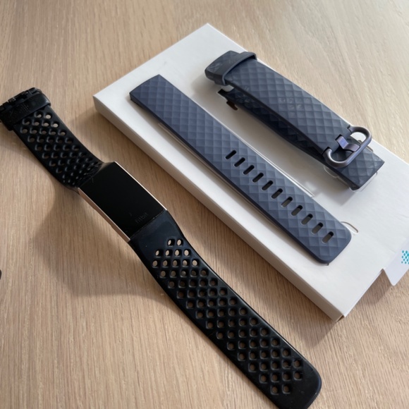 Fitbit Charge 3 - Rose Gold (Used)